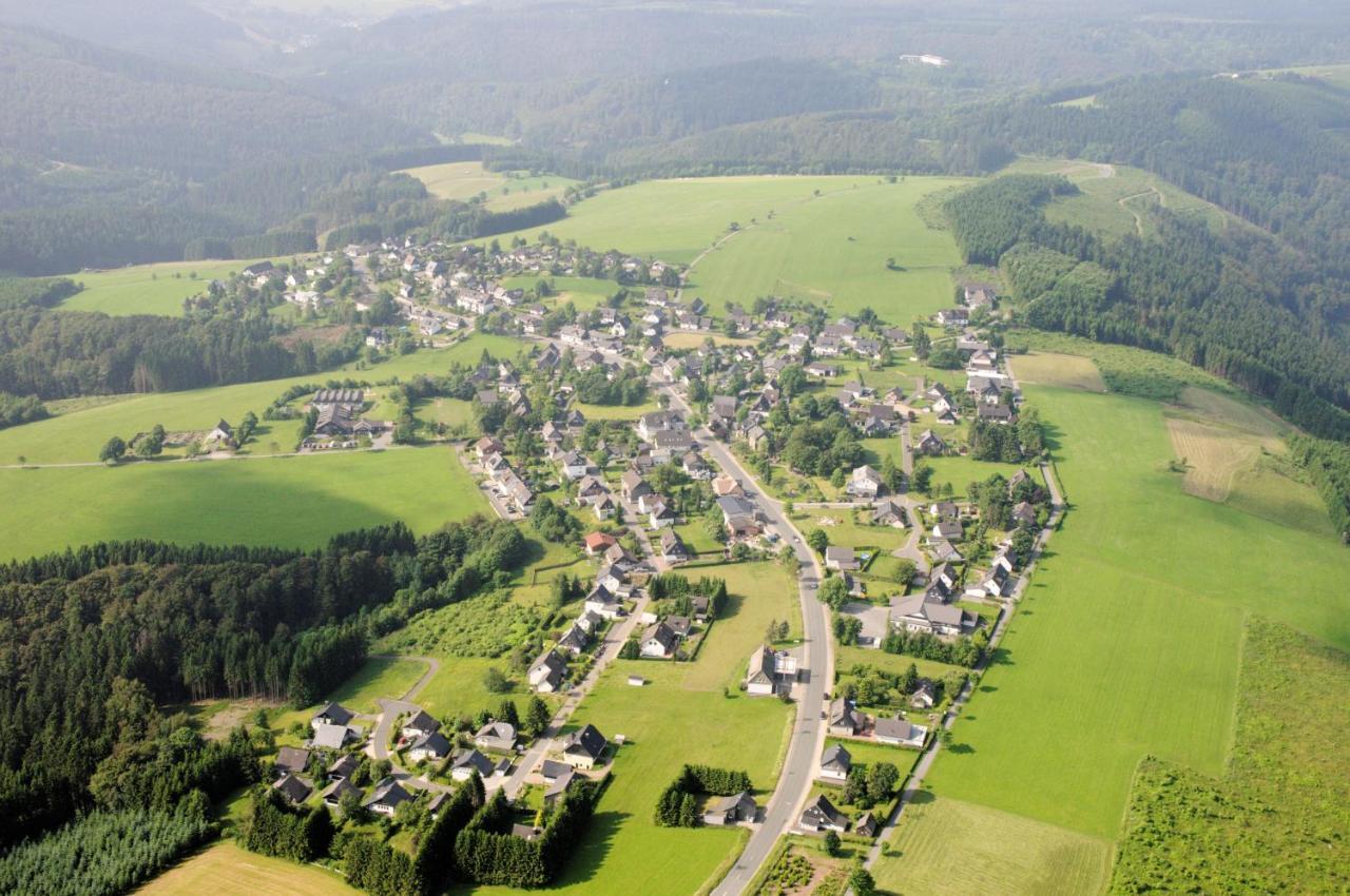 Willa Ferienhaus Astenblick - Ideal Fuer Weihnachtsfeiern Und Familienfeiern Bietet Schlafplaetze Fuer Bis Zu 35 Personen Winterberg Zewnętrze zdjęcie
